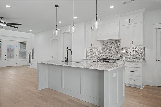 6603 SW Basswood Avenue, Bentonville, AR 72713
