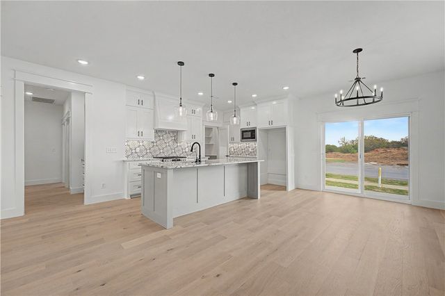 6603 SW Basswood Avenue, Bentonville, AR 72713