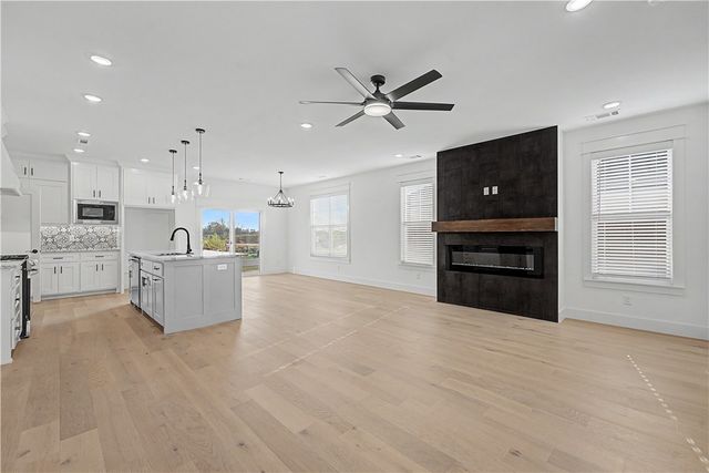 6603 SW Basswood Avenue, Bentonville, AR 72713