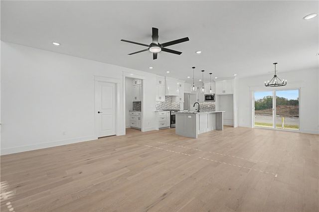 6603 SW Basswood Avenue, Bentonville, AR 72713
