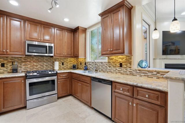 1137 FELSPAR STREET, San Diego, CA 92109