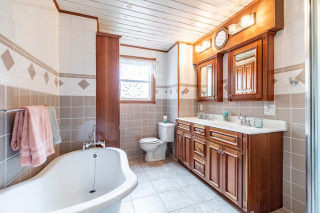 604 213th Street, Dyer, IN 46311