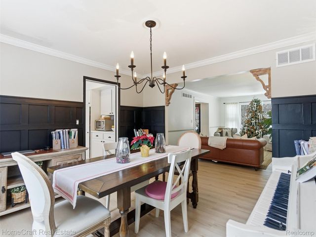 11829 N CANTON CENTER Road, Plymouth, MI 48170