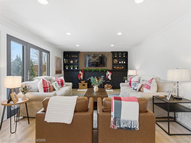 11829 N CANTON CENTER Road, Plymouth, MI 48170