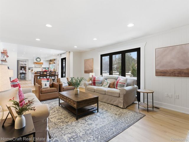 11829 N CANTON CENTER Road, Plymouth, MI 48170