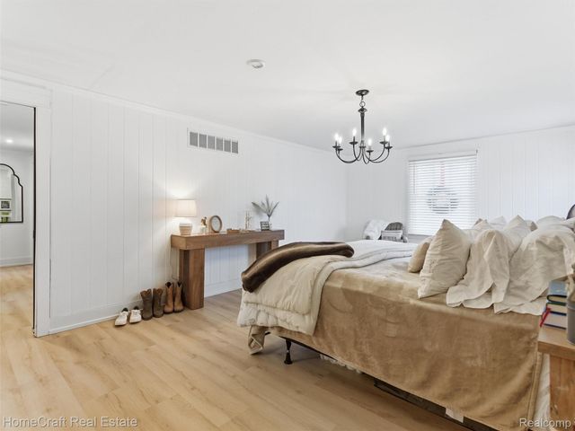 11829 N CANTON CENTER Road, Plymouth, MI 48170