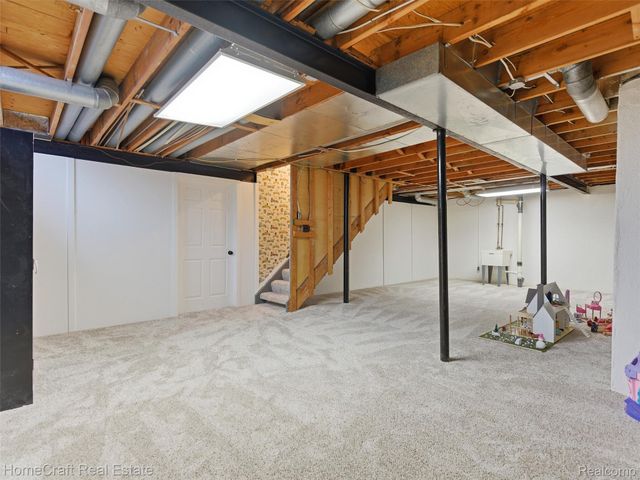 11829 N CANTON CENTER Road, Plymouth, MI 48170