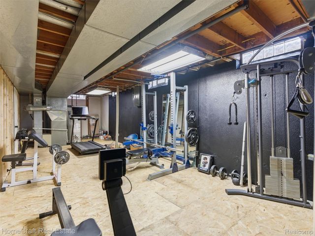 11829 N CANTON CENTER Road, Plymouth, MI 48170