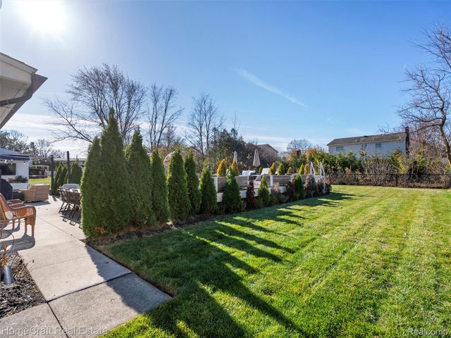 11829 N CANTON CENTER Road, Plymouth, MI 48170