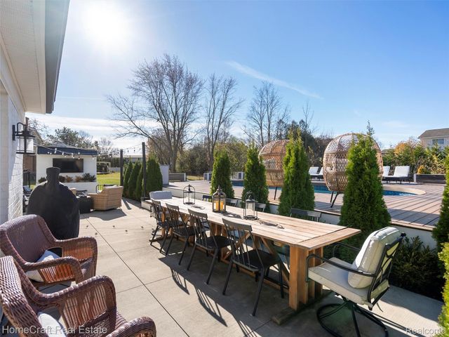 11829 N CANTON CENTER Road, Plymouth, MI 48170