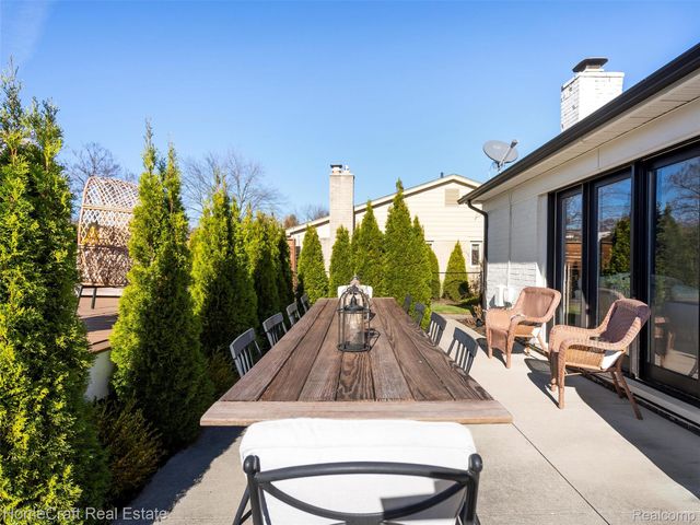 11829 N CANTON CENTER Road, Plymouth, MI 48170