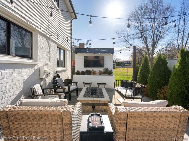 11829 N CANTON CENTER Road, Plymouth, MI 48170