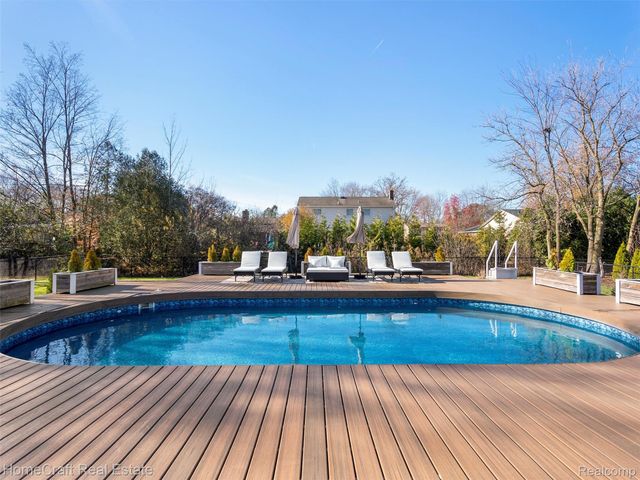 11829 N CANTON CENTER Road, Plymouth, MI 48170