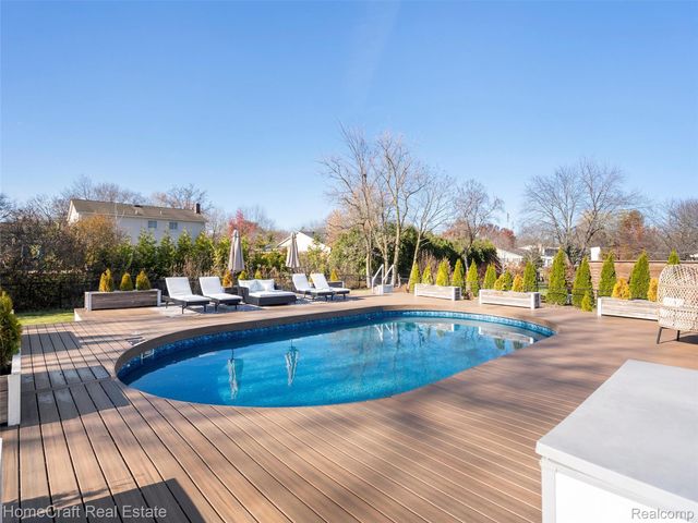 11829 N CANTON CENTER Road, Plymouth, MI 48170