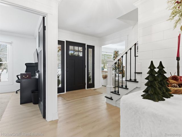 11829 N CANTON CENTER Road, Plymouth, MI 48170