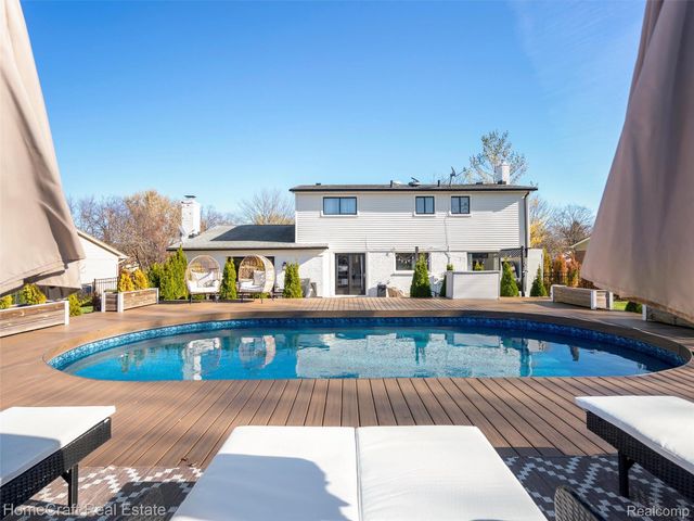 11829 N CANTON CENTER Road, Plymouth, MI 48170