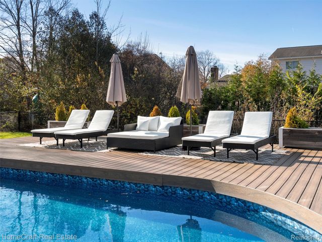 11829 N CANTON CENTER Road, Plymouth, MI 48170