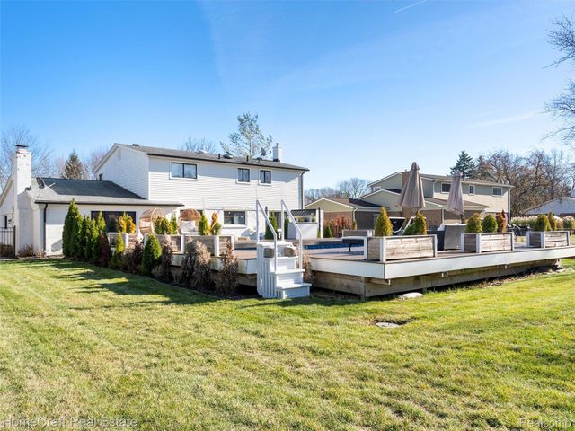 11829 N CANTON CENTER Road, Plymouth, MI 48170