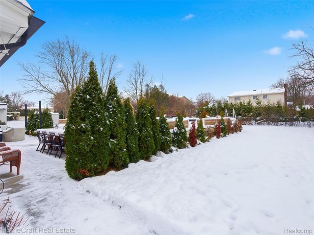 11829 N CANTON CENTER Road, Plymouth, MI 48170