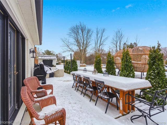 11829 N CANTON CENTER Road, Plymouth, MI 48170