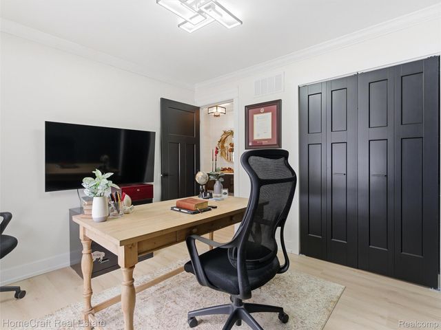 11829 N CANTON CENTER Road, Plymouth, MI 48170