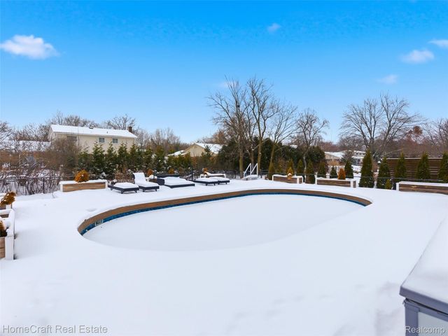 11829 N CANTON CENTER Road, Plymouth, MI 48170