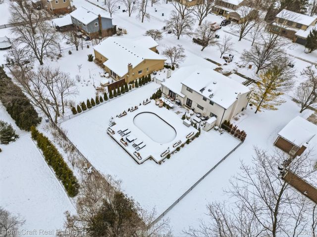 11829 N CANTON CENTER Road, Plymouth, MI 48170