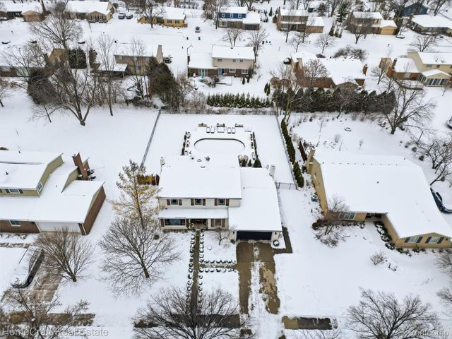 11829 N CANTON CENTER Road, Plymouth, MI 48170