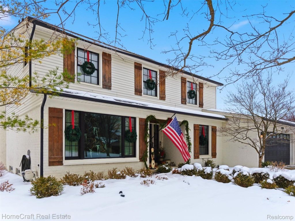 11829 N CANTON CENTER Road, Plymouth, MI 48170