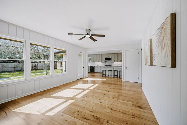 301 Pasadena Pl, Corpus Christi, TX 78411