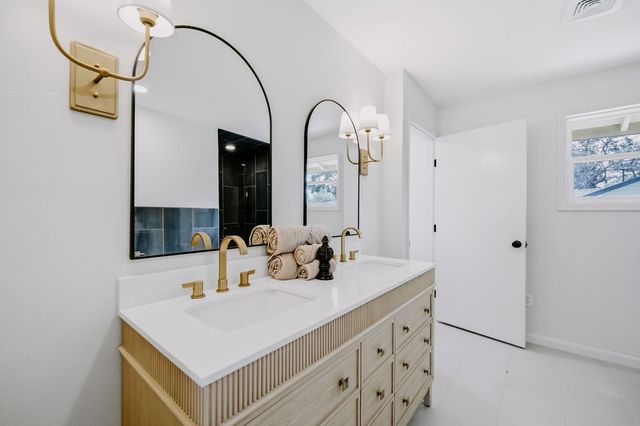 301 Pasadena Pl, Corpus Christi, TX 78411