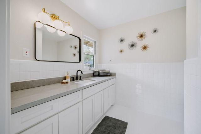 301 Pasadena Pl, Corpus Christi, TX 78411