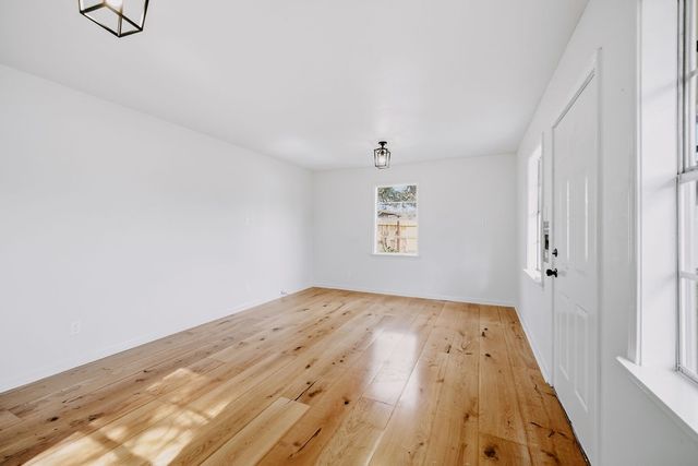 301 Pasadena Pl, Corpus Christi, TX 78411