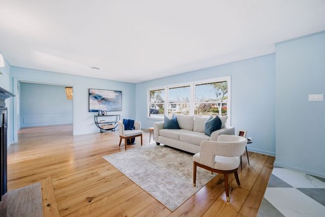 301 Pasadena Pl, Corpus Christi, TX 78411