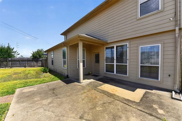 8423 Chicory Drive, Baytown, TX 77521
