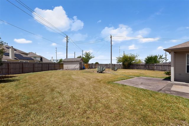 8423 Chicory Drive, Baytown, TX 77521