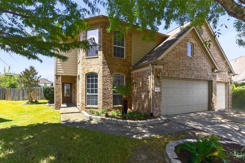 8423 Chicory Drive, Baytown, TX 77521