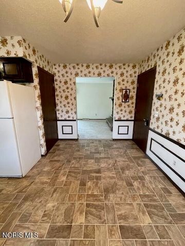 3262 Springtime Drive, Oregon, OH 43616
