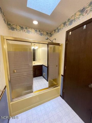 3262 Springtime Drive, Oregon, OH 43616