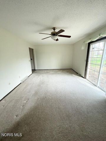 3262 Springtime Drive, Oregon, OH 43616
