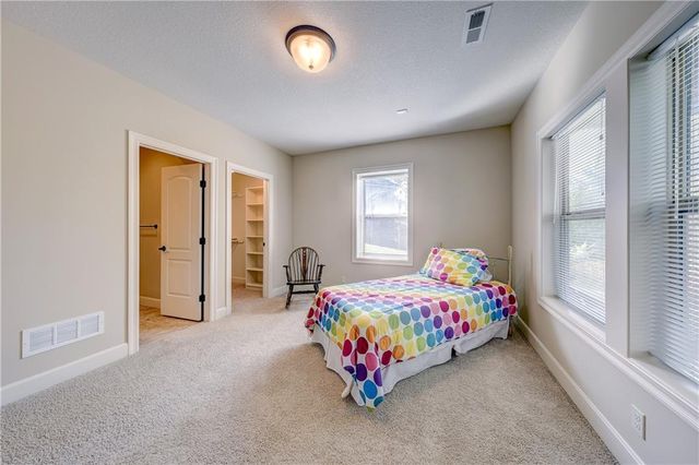 8823 Vista Drive W, Lenexa, KS 66220