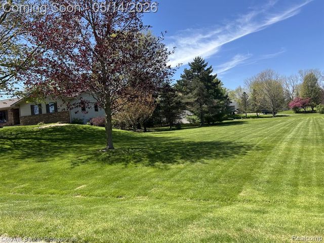 593 Deanna Drive, Lapeer, MI 48446