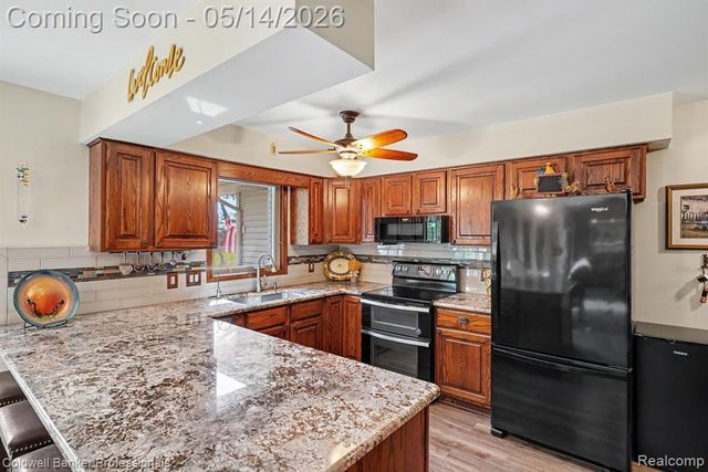 593 Deanna Drive, Lapeer, MI 48446