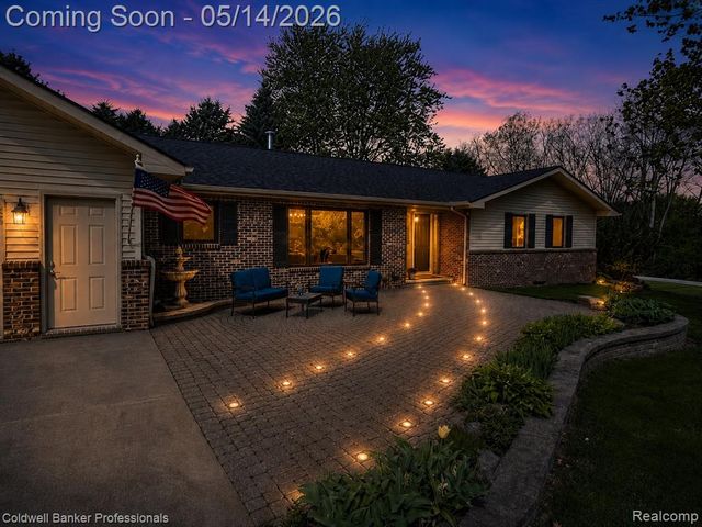 593 Deanna Drive, Lapeer, MI 48446