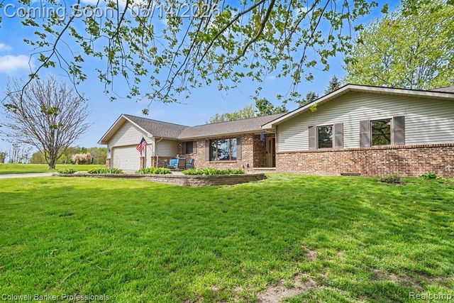 593 Deanna Drive, Lapeer, MI 48446