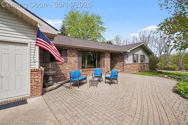 593 Deanna Drive, Lapeer, MI 48446