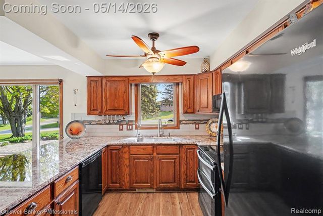 593 Deanna Drive, Lapeer, MI 48446