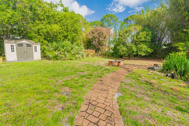 441 SE Pine Road, Port St. Lucie, Port St Lucie, FL 34984