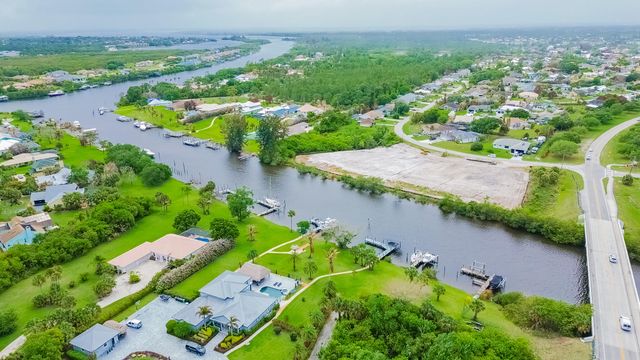 441 SE Pine Road, Port St. Lucie, Port St Lucie, FL 34984