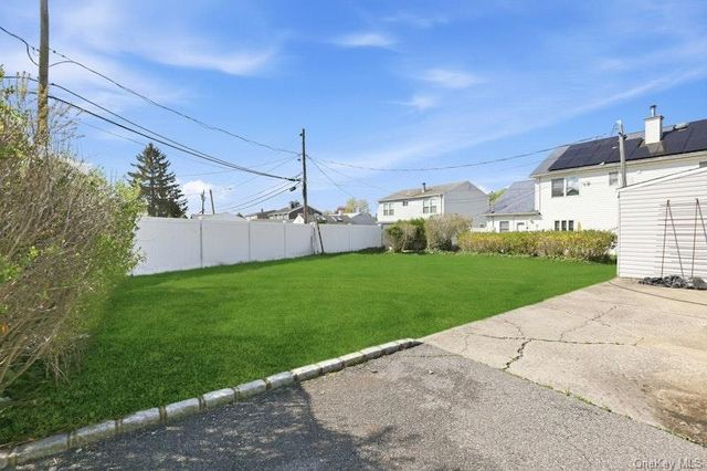 4169 Iris Place, Bethpage, NY 11714